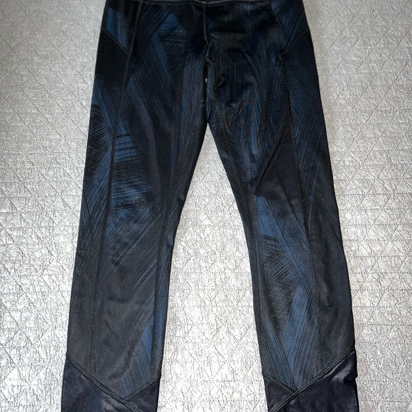 Lululemon leggings. Size 6. - Picture 5 of 5